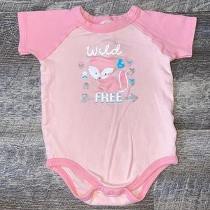 Quiltex | 24M “Wild & Free” Pink Fox Onesie
